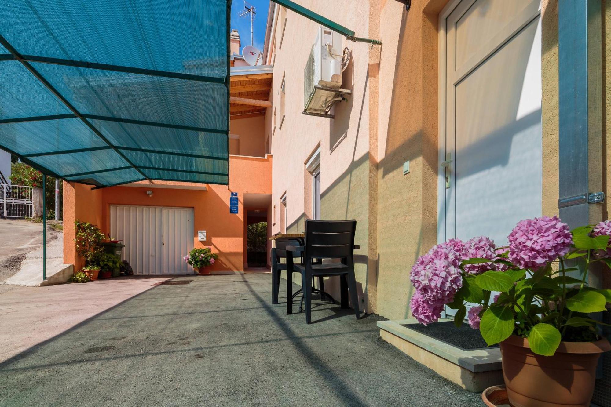 Apartment Krzelj Trogir Exterior photo